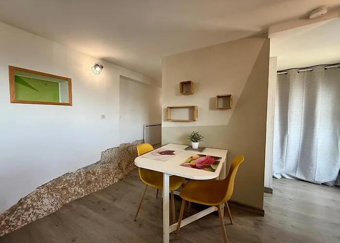 Cosy Equipe דירה Laudun